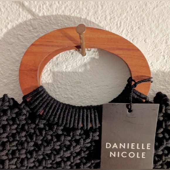 Danielle Nicole NWT Macrame Crossbody Black Fringe Handbag - Picture 4 of 15